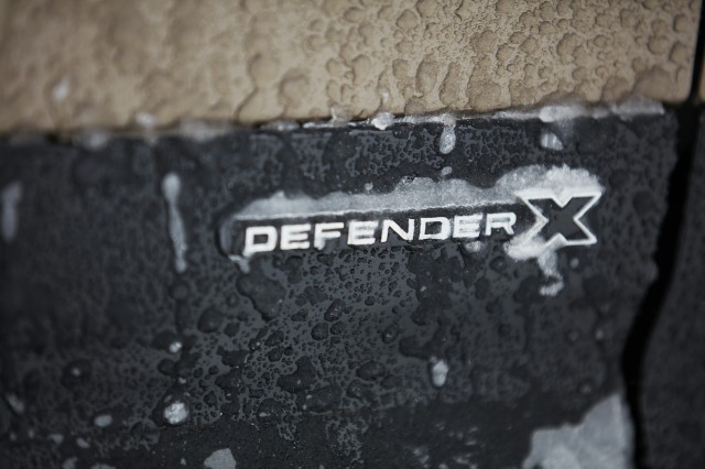 NEW DEFENDER EL ICONO REINVENTADO - Página Uno